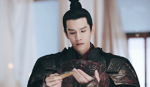 他是《暗黑者》里胆小怕事的尹剑,《如懿传》里重情守诺的凌云彻