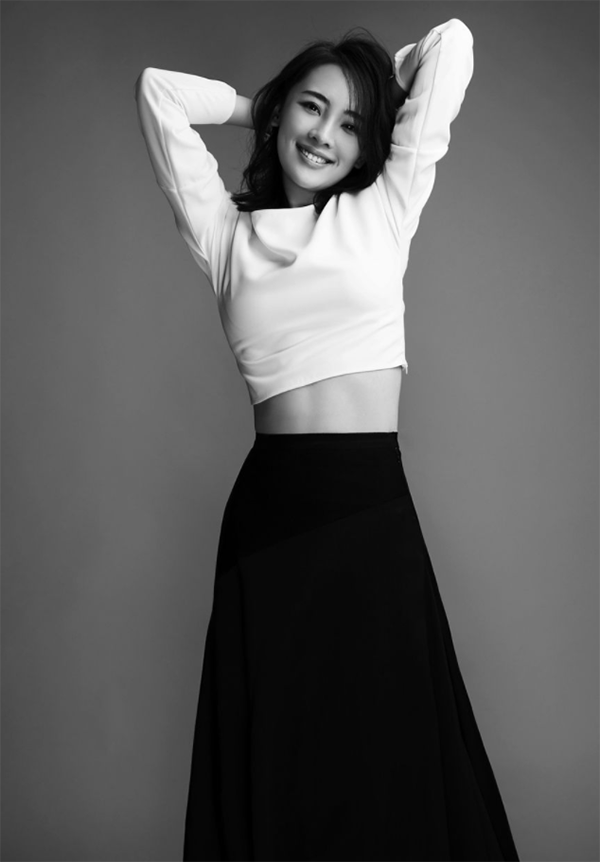 陈维涵晒庆生照感谢祝福许愿更加勇敢无畏洒脱